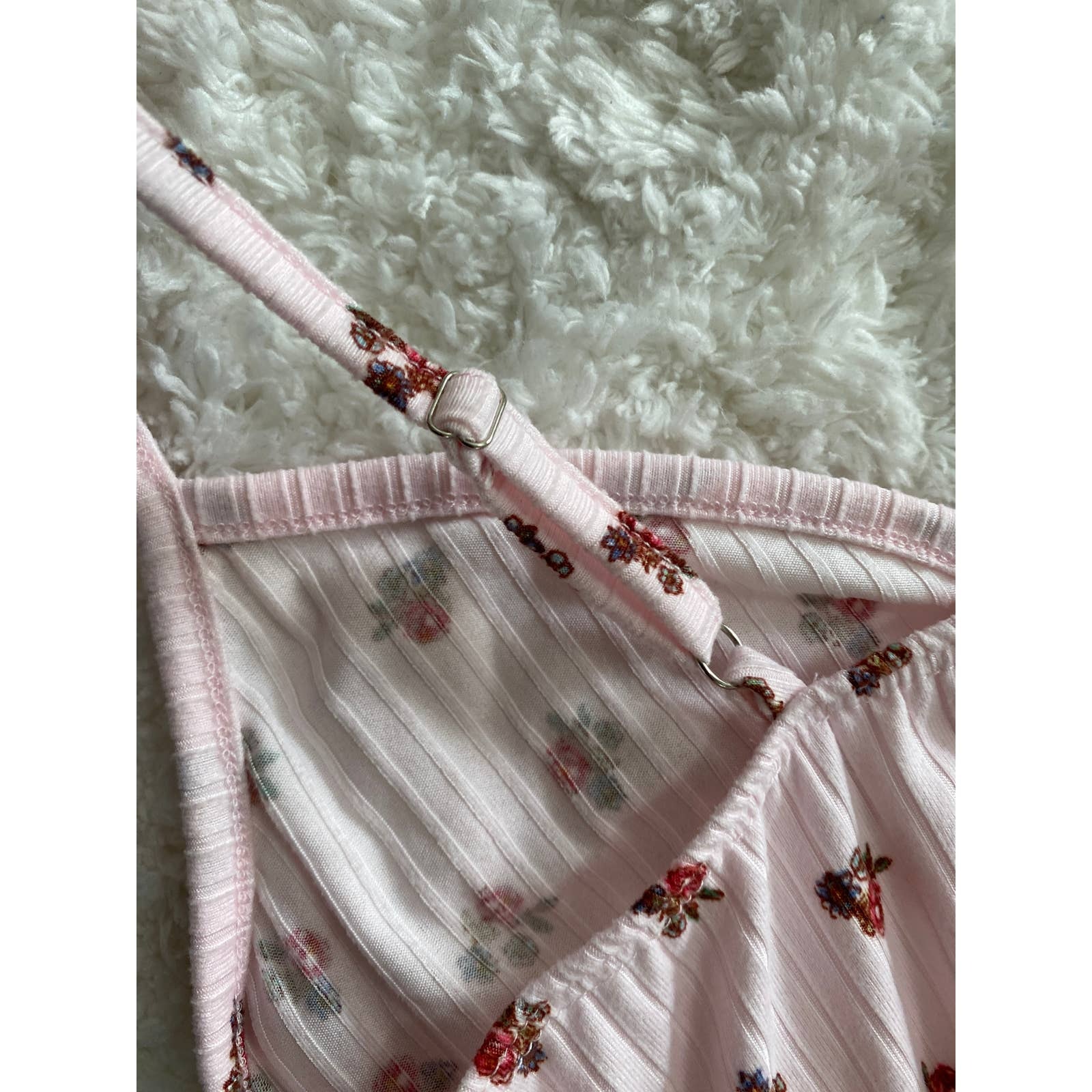 Love Wins Womens Pink Floral Strappy Light Tank Top New Large — image 4 of 7